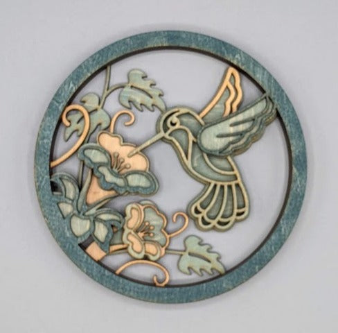 Layered Hummingbird in Circle