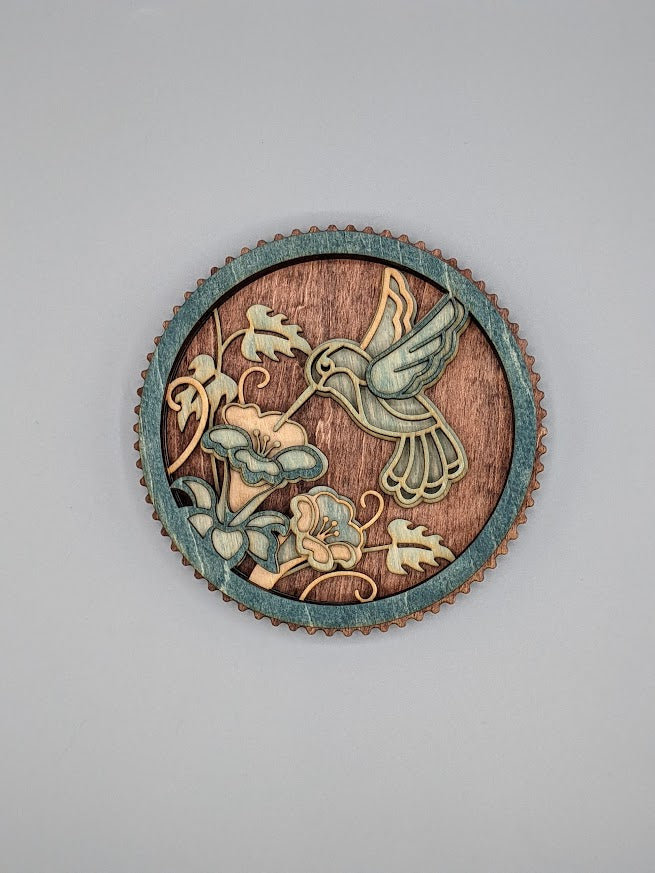 Layered Hummingbird in Circle
