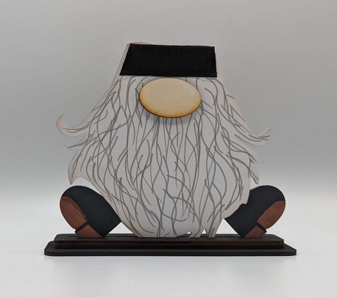 Seasonal Gnome with Hats & Deco Pieces